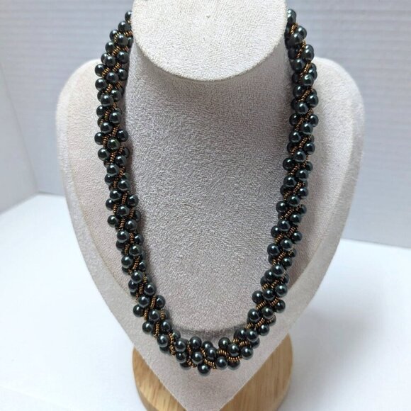 Pretty Vintage Hand Beaded Necklace Broncetone & Emerald Green Beads - Picture 1 of 8